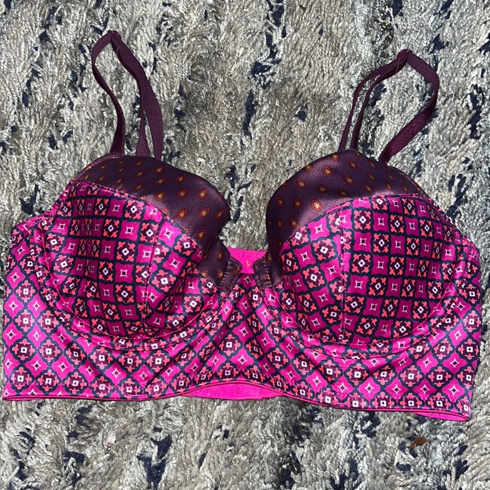 Victoria’s Secret Bra (32C)